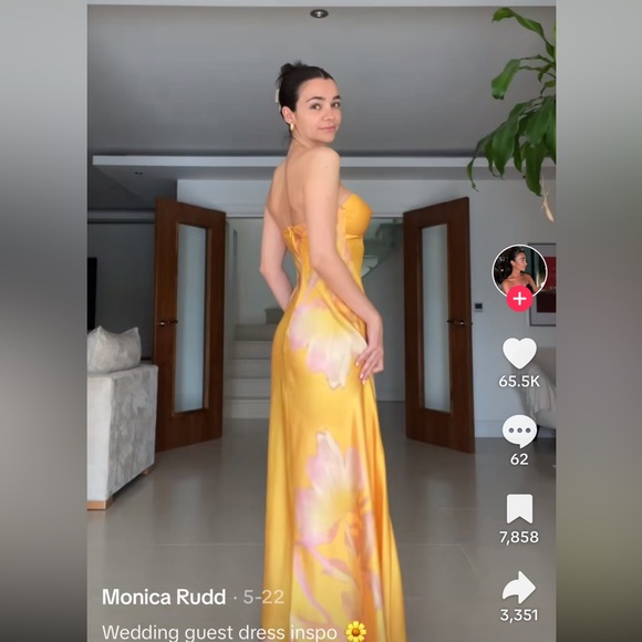 Viral MANGO PRINTED SATIN DRESS - Picture 4 of 9